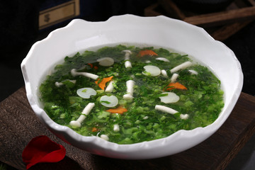 天菜心群菇羹