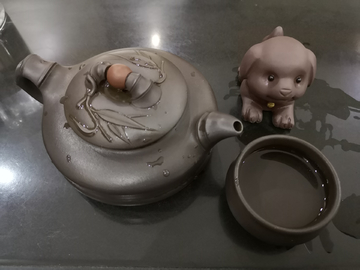 紫砂茶壶与小狗茶宠
