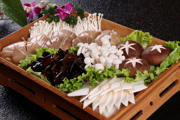 菌类拼盘