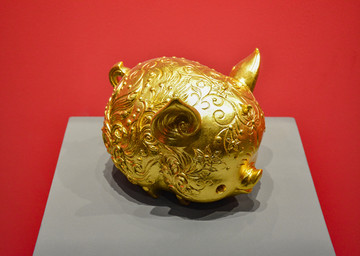 金雕猪