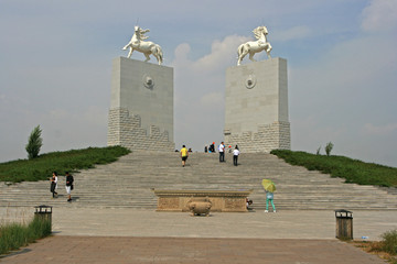 成吉思汗陵旅游风景区