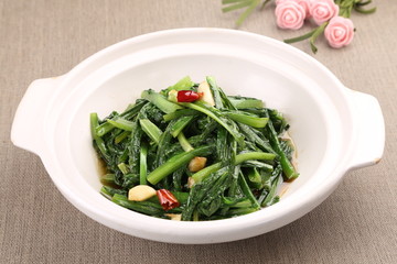 砂锅油麦菜