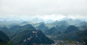 雾锁群山