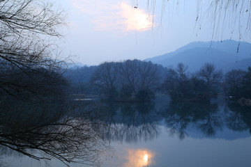 水墨江南山水画