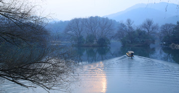 水墨江南山水画