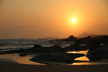 海上日出