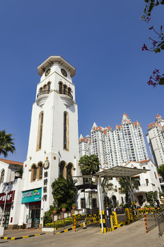 小区钟楼小区正门