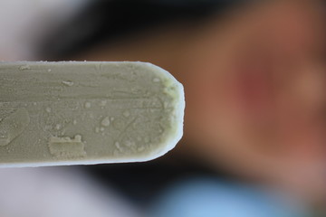 一支绿豆味普通棒冰