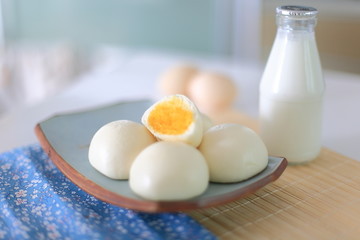 棚拍奶黄包牛奶鸡蛋早餐