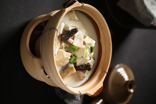 江鲜炖豆腐