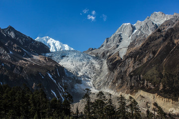 海螺沟雪山