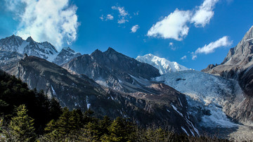 海螺沟雪山