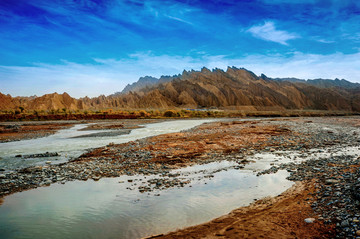 新疆阿克苏库车河谷