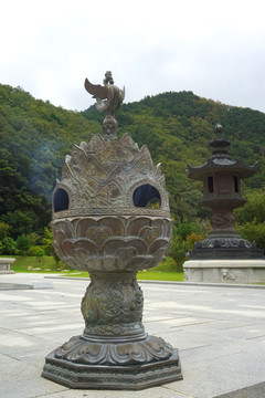 韩国雪岳山新兴寺铜香炉