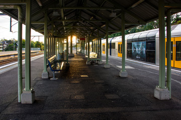 外国轻轨车站站台