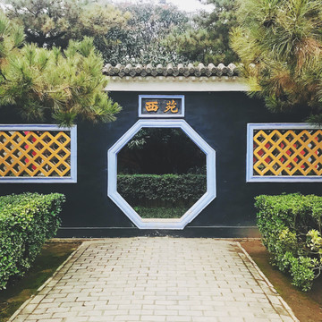 寺庙洞门摄影