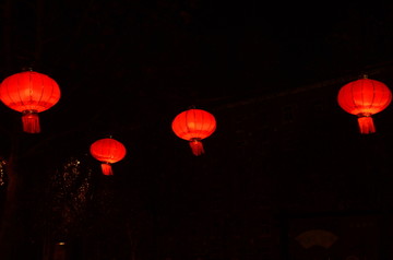 节日的街头气氛