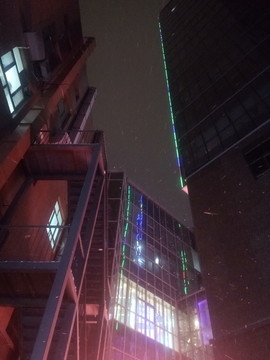 都市夜雪