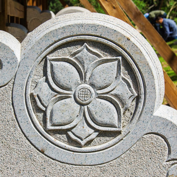 千山宣传栏底座八瓣花朵圆形雕刻
