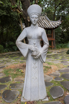 越南服饰美女雕像