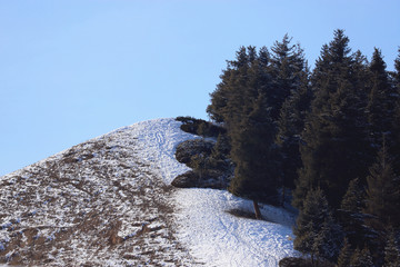 天山冬季景色