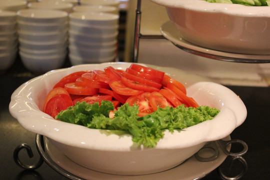 柬埔寨美食蔬菜沙拉西红柿