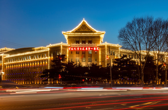 吉大一院夜景