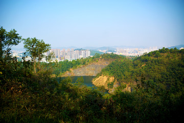 山中远望风景