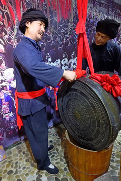 贵州苗族铜鼓