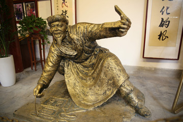 朱绍文铜像