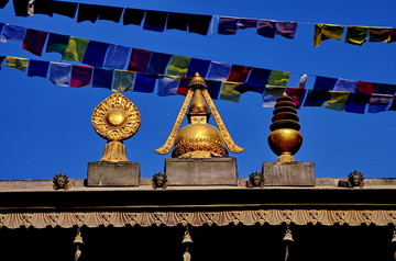 斯瓦扬布拉特寺雕像