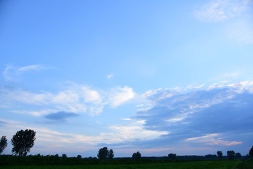 田园风景蓝天白云