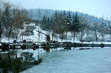 公园雪景