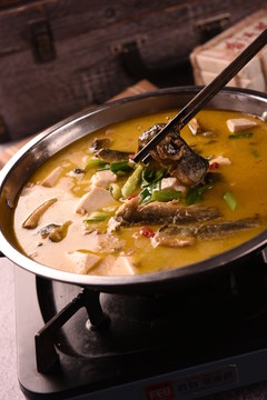 泥鳅豆腐锅
