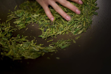 炒茶工序
