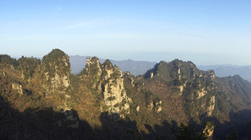 从索道上看天子山