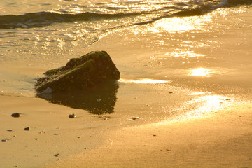海边石块夕阳
