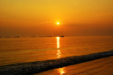 海边夕阳海浪潮水