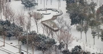 俯瞰园林雪景