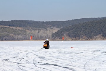 雪地摩托