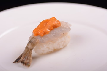 海胆虎虾寿司