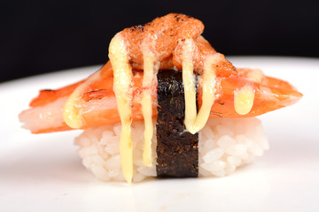 酱烧海胆蟹棒寿司