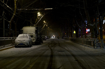下着大雪的街道