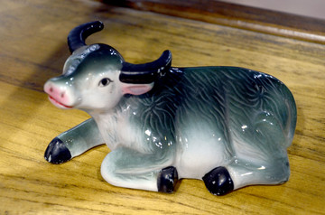 陶瓷水牛