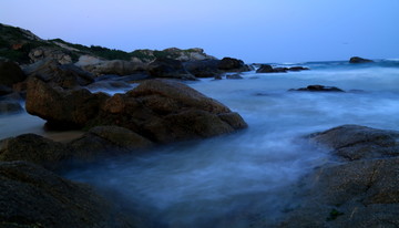 海洋礁石海浪