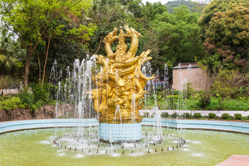 南宁武鸣伊岭岩风景区九龙喷泉