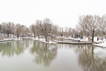 水墨园林雪景