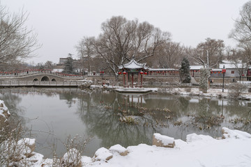 水墨园林雪景