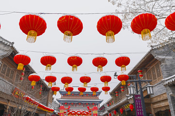 古城红灯笼