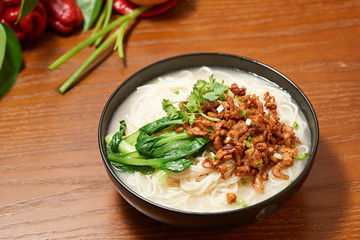 青菜肉丝面